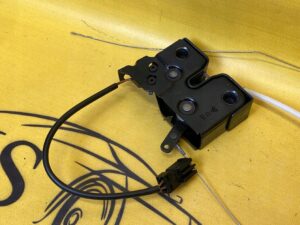 SIŁOWNIK ZAMKA ZAMEK KLAPY TYŁ PORSCHE CAYMAN 987