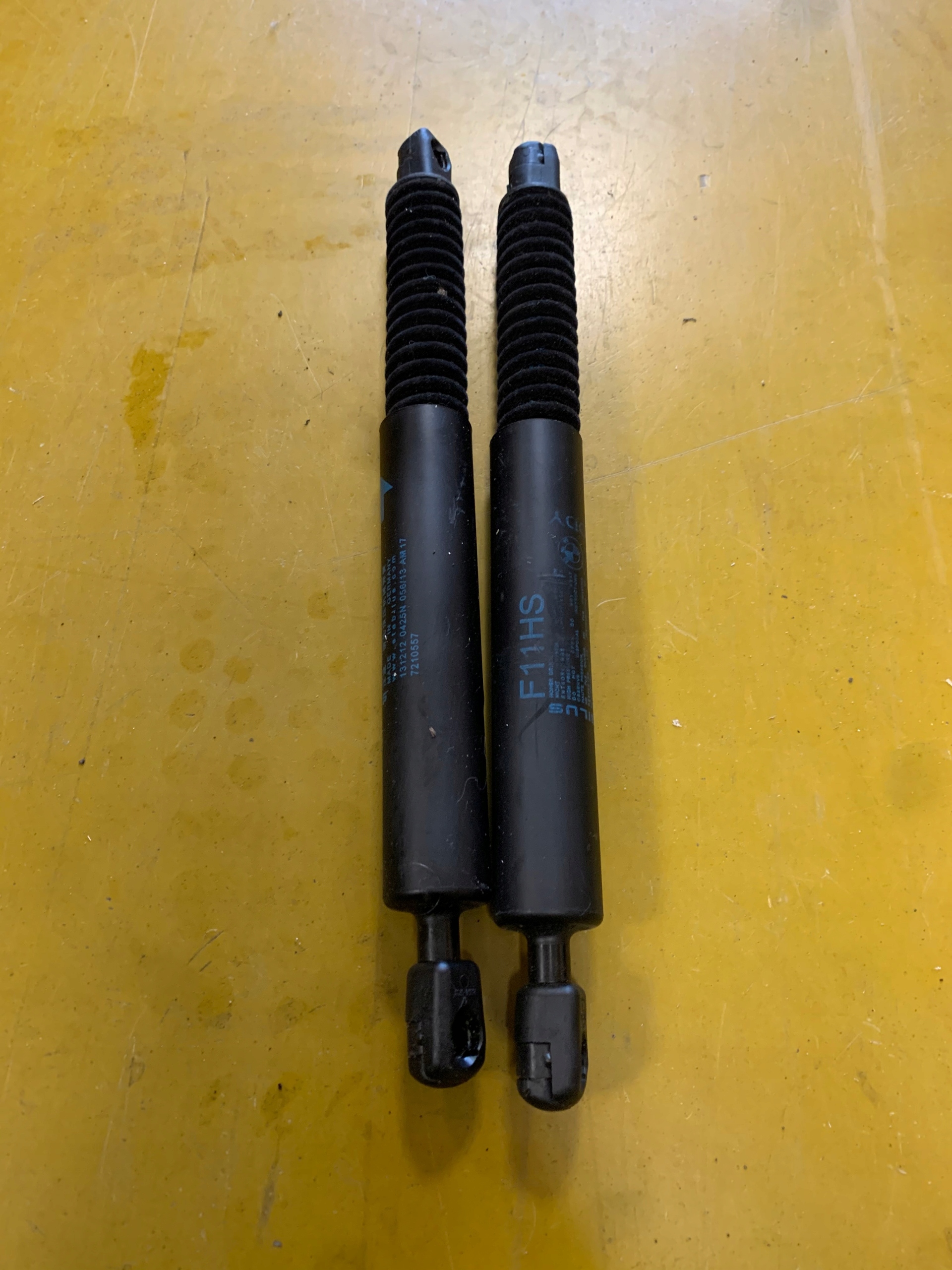 SIŁOWNIK TELESKOP SZYBY KLAPY BAGAŻNIKA BMW F11