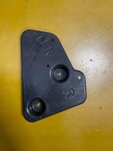 PRAWA OSŁONA PODWOZIA ZAWIESZENIA INFINITI Q50