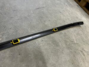 LISTWA DACHOWA LEWA RANGE ROVER VELAR L560