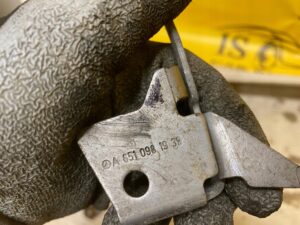 UCHWYT WSPORNIK MOCOWANIE MERCEDES W205 2.2 CDI