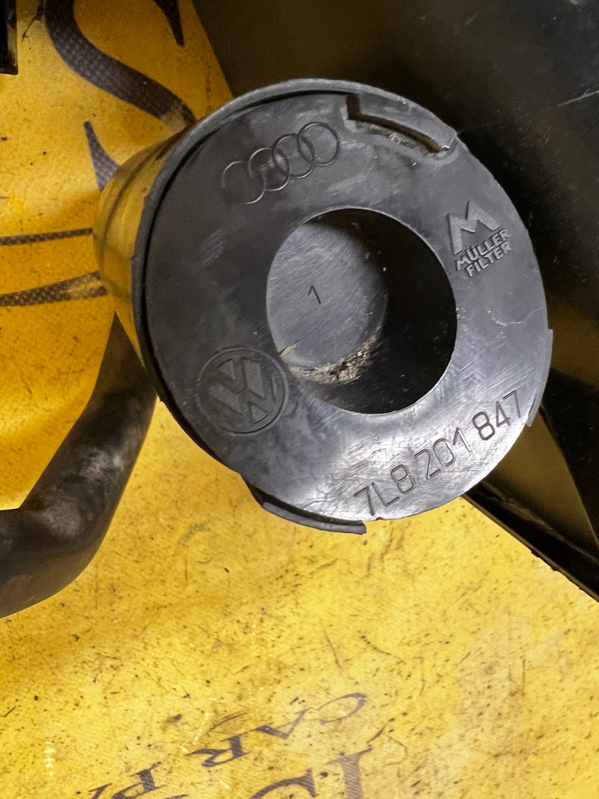 FILTR WĘGLOWY PALIWA PORSCHE CAYENNE II 7P5 GTS