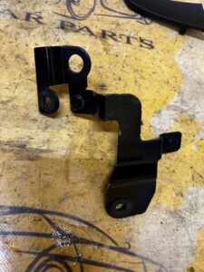 UCHWYT WSPORNIK MOCOWANIE PORSCHE CAYENNE II 7P5