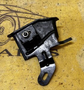 MOCOWANIE UCHWYT WSPORNIK BLACHA DACIA SANDERO III 3