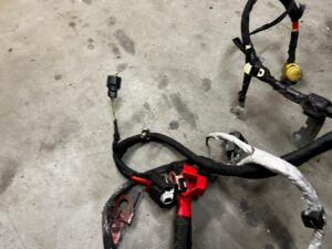 WIĄZKA INSTALACJA OKABLOWANIE KOMORY SILNIKA FORD MUSTANG VI USA 3.7