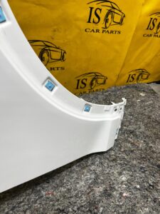 BŁOTNIK PRAWY PRZÓD GENESIS GV70 BIAŁY AKRYL