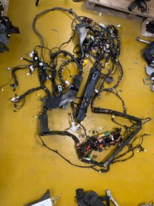 WIĄZKA INSTALACJA BEZPIECZNIKI INFINITI Q30 1.5 D