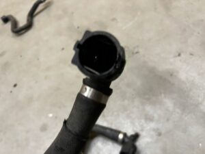 RURKA PRZEWÓD WĄŻ WODY UKŁADU CHŁODZENIA BMW M5 F90