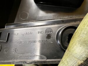 LISTWA POSZYCIE OSŁONA SŁUPKA ŚRODKOWEGO B PRAWA PRAWY DACIA JOGGER