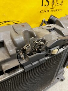 PAS PRZEDNI CHŁODNICE PEUGEOT 508 I LIFT 2.0 HYBRI