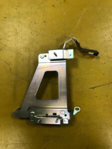 MOCOWANIE BLACHA WSPORNIK UCHWYT INFINITI Q50 Q70