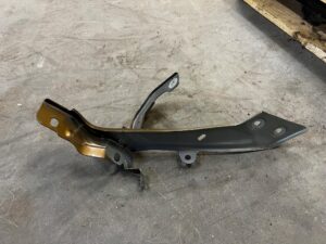 WSPORNIK MOCOWANIE BŁOTNIKA PRZÓD LEWY RENAULT MEGANE IV