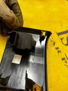 OSŁONA ZAŚLEPKA CZUJNIK TEMPERATURY KLIMATYZACJI FORD MUSTANG VI