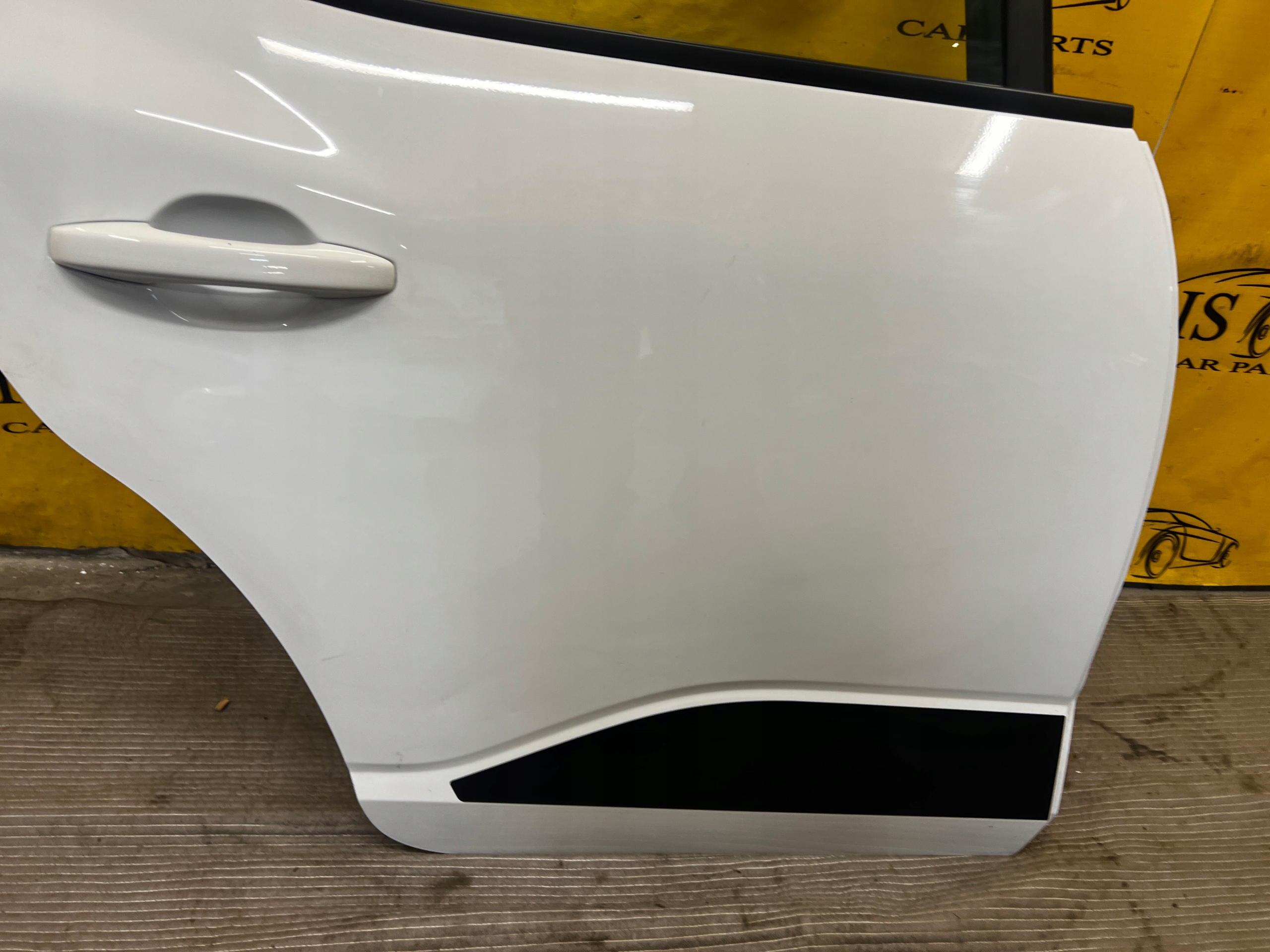 DRZWI PRAWA STRONA PRAWY TYŁ DACIA SANDERO III STEPWAY 2023R 369