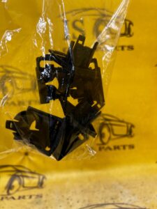 UCHWYT MOCOWANIE CZUJNIKA PARKOWANIA ZDERZAKA TYŁ BMW 7 E65 E66 NOWY OEM