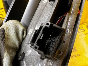 LUSTERKO ZEWNĘTRZNE PRAWE 9 PIN 9-PIN RENAULT ZOE I Z.E. TEGNE