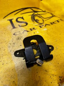 WSPORNIK OSŁONY PÓŁKI BAGAŻNIKA MERCEDES E-KLASA W213 KOMBI