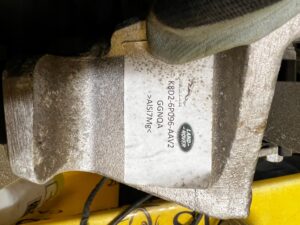 ŁAPA PODUSZKA SILNIKA EVOQUE L551 K8D2-6P096-AA