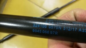 SIŁOWNIKI TYLNEJ KLAPY RENAULT MEGANE IV KOMBI KPL