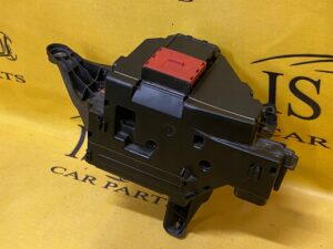 SKRZYNKA BEZPIECZNIKÓW PLUS MERCEDES W257