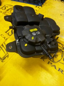 ZBIORNIK ZBIORNICZEK WYRÓWNAWCZY BMW M5 F90