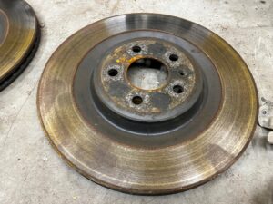 KOMPLET TARCZE ZACISKI KLOCKI HAMULCOWE AUDI A8 D4