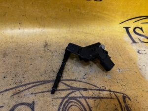 CZUJNIK POZIOMOWANIA ŚWIATEŁ TYŁ LEWY PORSCHE CAYENNE COUPE 9Y3 9Y0 HYBRID