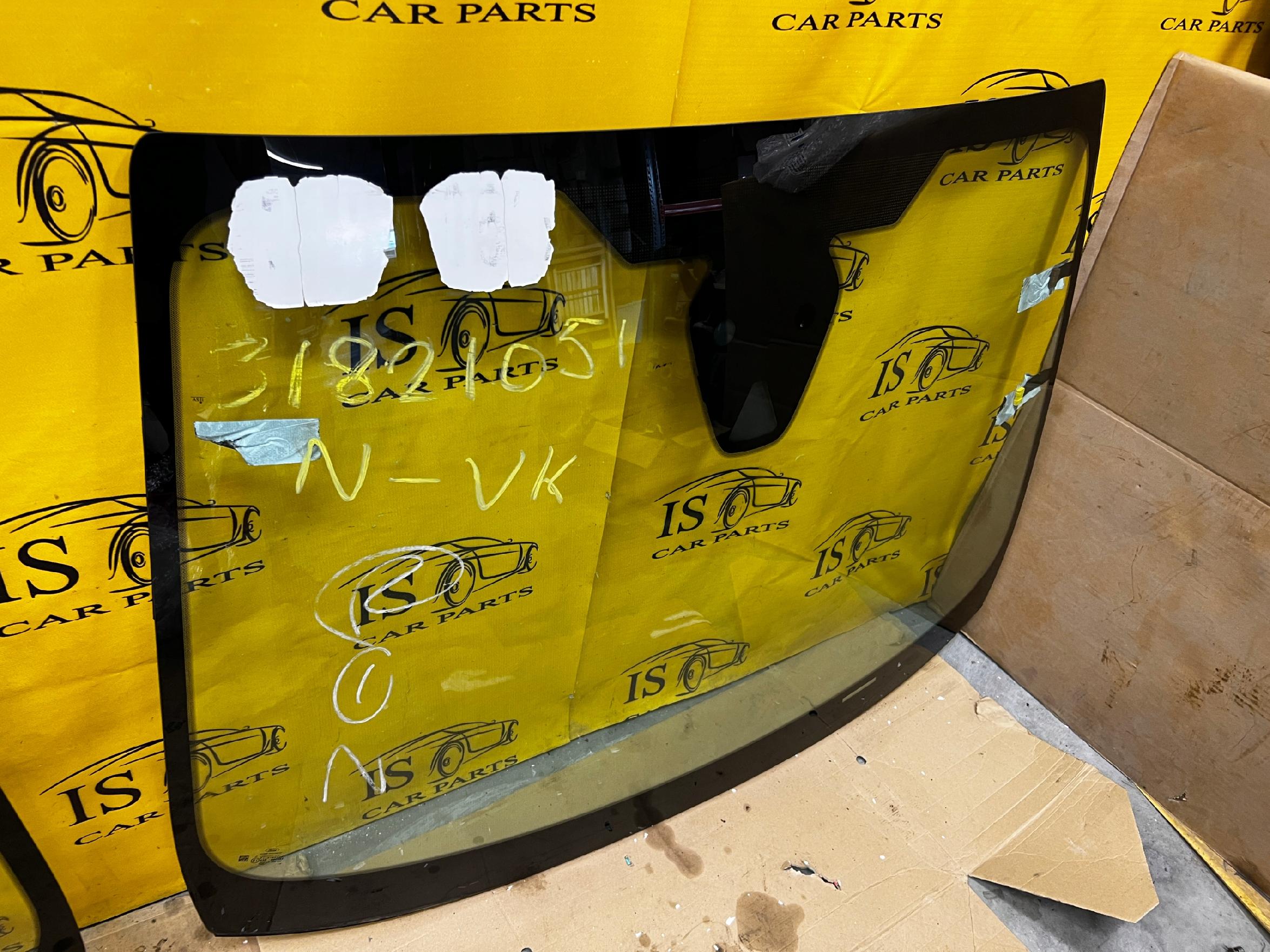 SZYBA CZOŁOWA GRZANA SENSOR FORD FIESTA MK8 20R