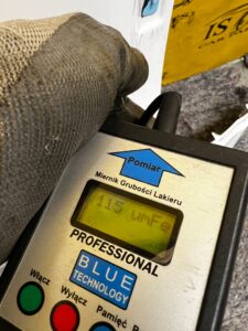 BŁOTNIK PRAWY PRZÓD GENESIS GV70 BIAŁY AKRYL