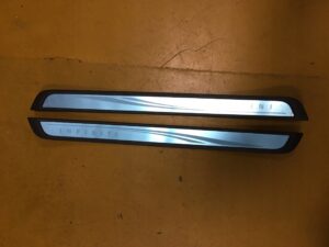 LISTWA NAKŁADKA PROGU DRZWI INFINITI Q30