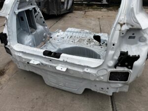 ĆWIARTKA BŁOTNIK WANNA PAS TYLNY TYŁ LEWY DACIA SANDERO STEPWAY III 369