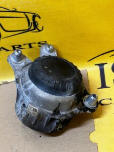 MERCEDES E PODUSZKA SILNIKA A2132400700 W213 LEWA