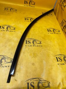 LISTWA RAMKA USZCZELKA SZYBY DRZWI DACHU LEWA FORD MUSTANG VI