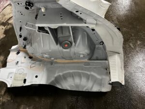 ĆWIARTKA BŁOTNIK POSZYCIE SŁUPEK PRÓG PRAWY TYŁ DACIA SANDERO 2023 III 3