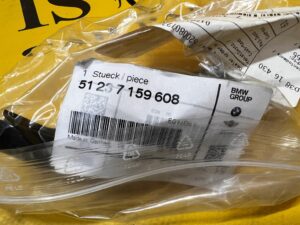 USZCZELKA PRZEDNIA KLAPY PRZÓD POKRYWY SILNIKA PRAWA BMW 3 E90 E91 NOWA OEM