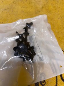 8 X NIT ROZPRĘŻNY MOCOWANIE OSŁONY PROGU BMW Z4 E85 E86 Z8 E85 NOWY OEM