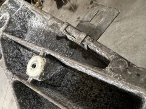 ŁAPA WSPORNIK SKRZYNI BIEGÓW AUTOMAT BMW N47N N57 N57N N57S N57Z N63 N63N