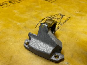 ŁAPA PODPORA WSPORNIK PÓŁOSI DACIA SANDERO III 1.0 TCE AUTOMAT