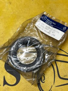 USZCZELNIACZ ORING WAŁKA MANUALNEJ SKRZYNI BIEGÓW MERCEDES 65X40X8 NOWY OEM