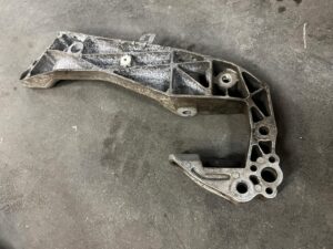 ŁAPA WSPORNIK SKRZYNI BIEGÓW AUTOMAT BMW N47N N57 N57N N57S N57Z N63 N63N