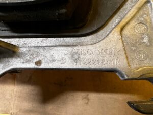 ŁAPA PODUSZKA SKRZYNI RENAULT KADJAR 1.3 TCE