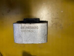 PODUSZKA DOLNA ŁAPA SILNIKA PEUGEOT CITROEN