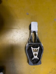 PODUSZKA DOLNA ŁAPA SILNIKA PEUGEOT CITROEN