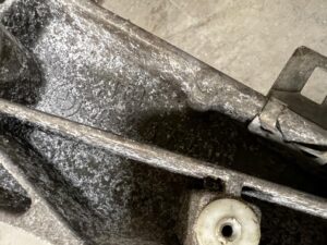 ŁAPA WSPORNIK SKRZYNI BIEGÓW AUTOMAT BMW N47N N57 N57N N57S N57Z N63 N63N