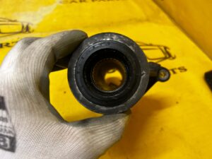 PODPORA PÓŁOSI RANGE ROVER VELAR L560