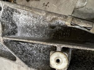 ŁAPA WSPORNIK SKRZYNI BIEGÓW AUTOMAT BMW N47N N57 N57N N57S N57Z N63 N63N