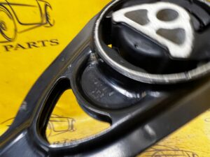 ŁAPA PODUSZKA SKRZYNI KOŁYSKI TYŁ SKODA SCALA