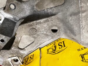 ŁAPA PODUSZKA MOCOWANIE PODPORA SKRZYNI BIEGÓW AUDI Q7 SQ7 4M0