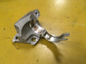 ŁAPA PODPORA PÓŁOSI RENAULT MEGANE IV 1.3 1.2 TCE