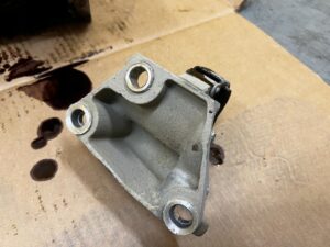 ŁAPA PODPORA PÓŁOSI DACIA DUSTER II 1.0 TCE